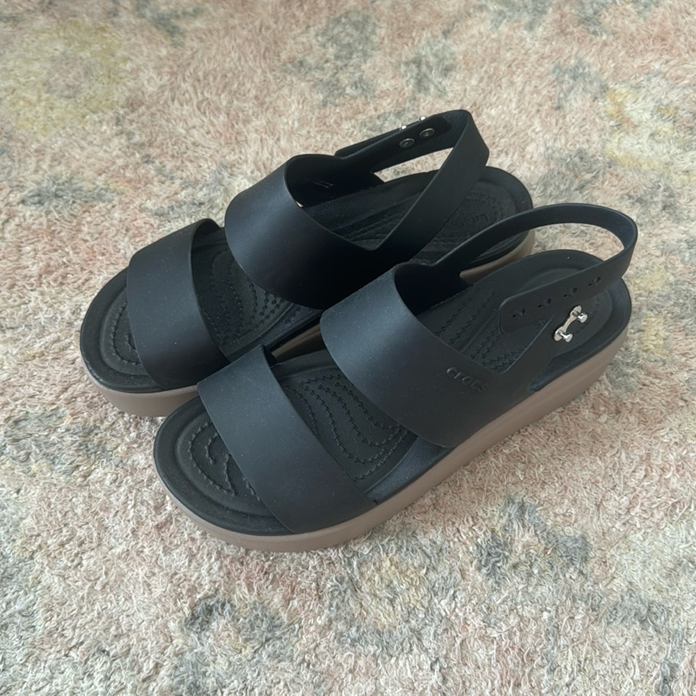 Crocs Brooklyn Platform Sandals